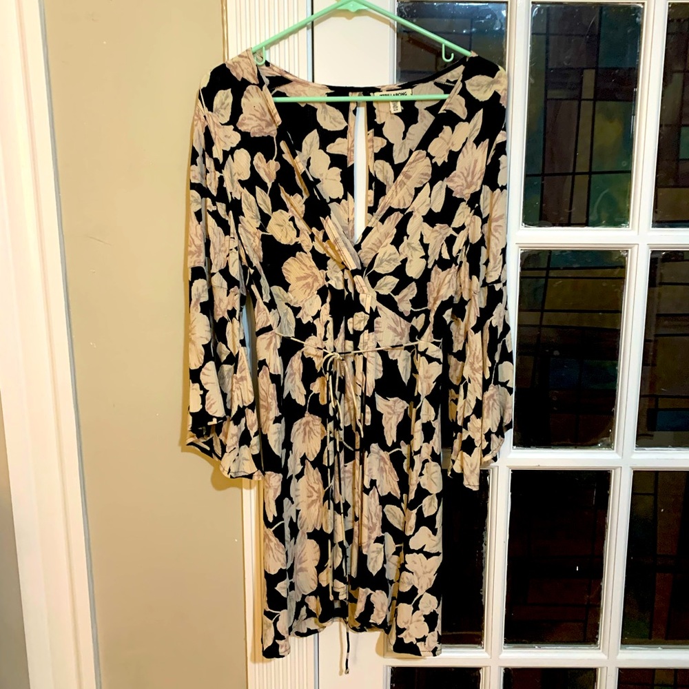 Never worn Billabong Medium Long Sleeve Dress